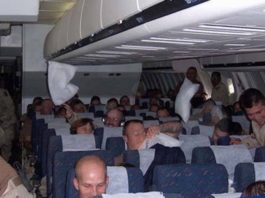 Эта история как раз произошла в самолёте, и началась она с того, что один пассажир случайно услышал разговор двух мужчин