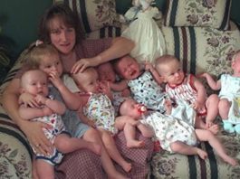 В 1997 году она родила семерых детей — и их бросил муж. Вот как они выглядят сегодня