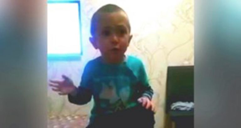 Этот 4-летний малыш учит маму, как нужно с ним говорить. Это нечто!