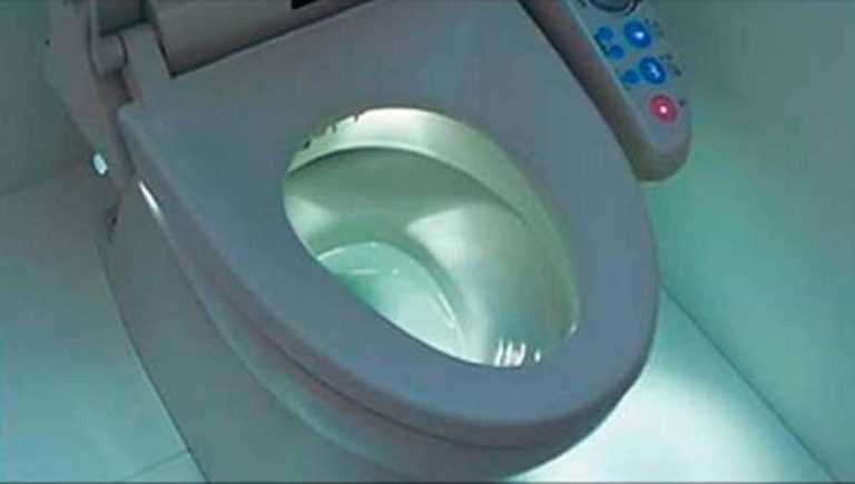 Японский унитаз, это шок для любого европейца!
