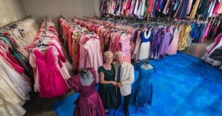 За 56 лет брака мужчина купил жене 55 тысяч платьев
