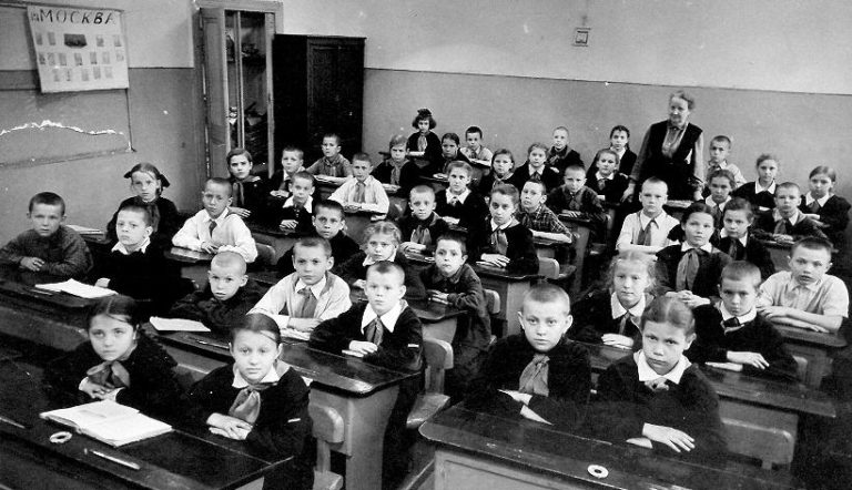 Как они додумались. Темы для сочинений в царской России. ЕГЭ тихо курит в сторонке