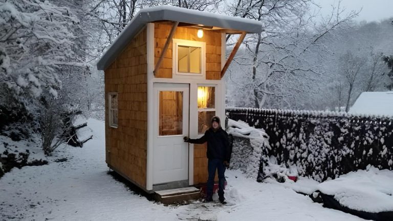 Этот домик построили на 18м², но вы только взгляните что внутри