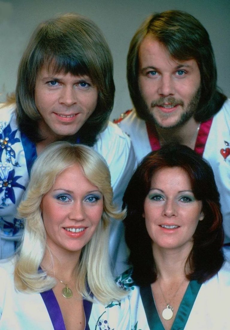 Солисты группы “ABBA” впервые за 36 лет появились вместе на публике и это нужно видеть