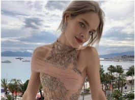 Самый красивый образ в Каннах: Наталья Водянова в полупрозрачном платье Versace