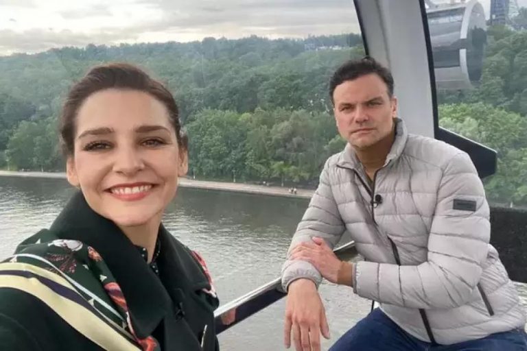 Ставшая мамой в пятый раз Глафира Тарханова шокировала публику с необычным и редким именем новорожденной дочкой