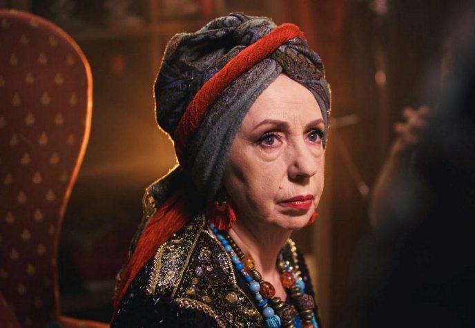 Она с детства слышала: “Ну, какая из тебя артистка. Да ты на себя в зеркало посмотри”