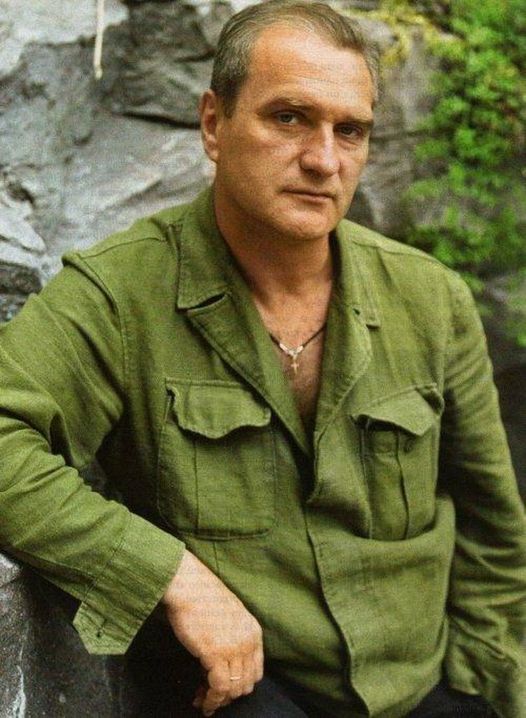 “Да порадуйтесь вы за него, какая разница, сколько ей лет”. Друг Балуева поставил на место злопыхателей актера