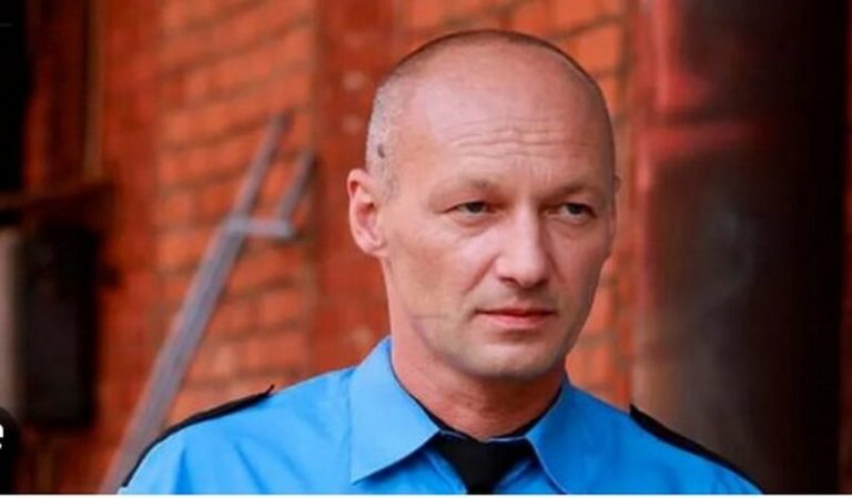 Этот актер после неудачного брака выбрал себе в жены 17-летнюю дочь своего друга: не все подписчики оправдывают его