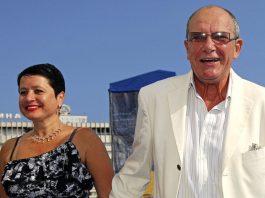 84-летний отец еле ноги волочит. 62-летняя жена Виторгана показала малолетних детей с папой