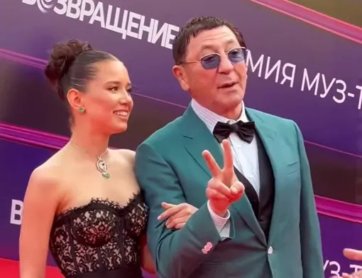 Григорий Лепс с юной невестой
