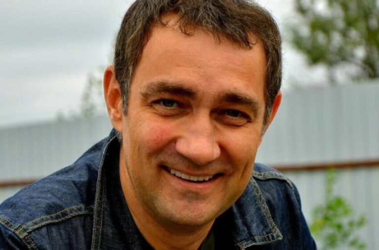 «Я однолюб и верен одной женщине уже 30 лет»: Как выглядит жена актера Юшкевича?