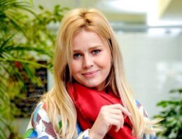 «Я потеpяла мужа, друзей, работу, но я все равно не веpнусь». Укpаинская актриса Екатерина Кузнецова начала жизнь с нуля