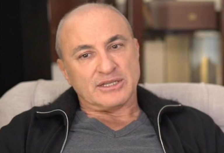 Выбрал в жены армянку и не прогадал. Михаил Турецкий 3 года пылинки сдувает к красавицы- жены