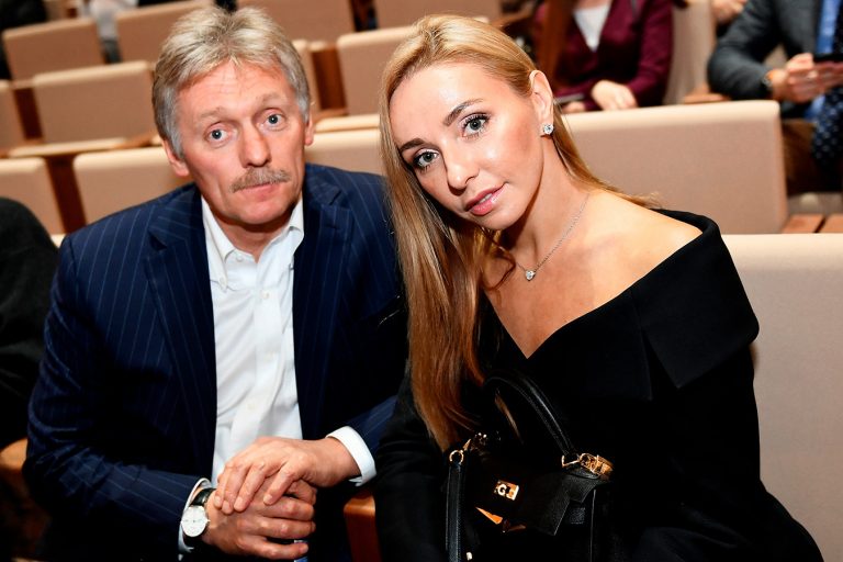 ,,Kопии своих отцов.,, Татьяна Навка ошарашила фанатов, показав дочерей как две капли воды похожих на своих отцов