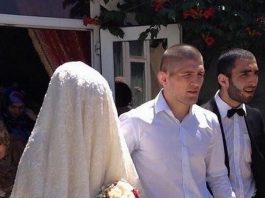 Лицо всегда закрыто: кто такая Патимат, супруга Хабиба Нурмагомедова