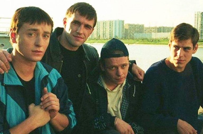 «Время не пощадило»: как выглядят звезды «Бригады» спустя 20 лет