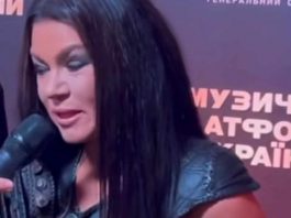 51-летняя Руслана вышла на мороз в плавках и топе, продемонстрировав свою рельефную форму