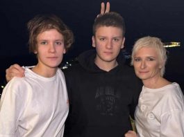 Когда в 2010 году Арбенина родила двойняшек, многие пожалели певицу: “Участь мамы-одиночки нелегка”