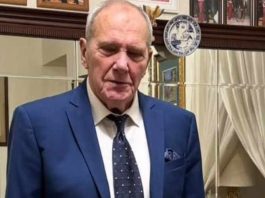 Вместо поздравлений вызвал жалость. Виторгану под новым фото с детьми пожелали уходить на покой