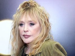 Алла Пугачёва восхитила поклонников свежими снимками, певица выглядит моложе своих лет