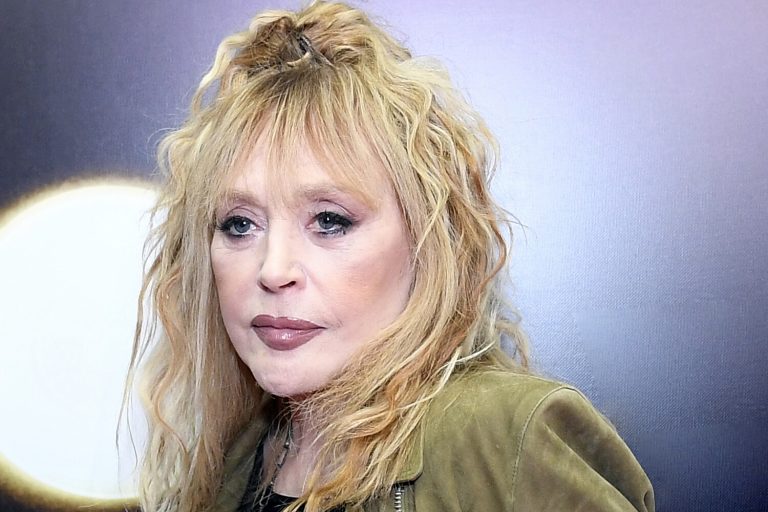 Алла Пугачёва восхитила поклонников свежими снимками, певица выглядит моложе своих лет