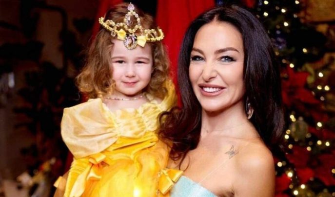 Родственники Турецкого лишились дара речи, увидев, в каком наряде его 48-летняя жена- армянка пришла на праздник