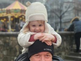 71-летний Макаревич ответил недоброжелателям, которые считают позднее отцовство “глупостью”