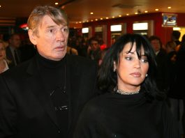 Ей уже 18 и она как две капли похожа на папу. В Сеть попали редкие фото дочери Абдулова