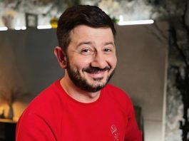 Михаил Галустян, известный российский комик и актер, является примером счастливого семейного человека