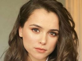 «Мы с ним два года целовались в кадре, а он теперь флаг публикует»: Куда уехала поддержавшая Украину актриса Сивацкая?