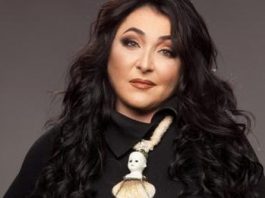 «Порядок в доме перестал быть для меня важным показателем»: Лолита показала свою квартиру, как у бомжа