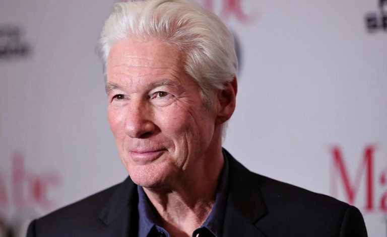 Круче Гира! 75-летний актер вышел в свет с 25 -летним сыном, но все смотрели только на наследника голливудской звезды