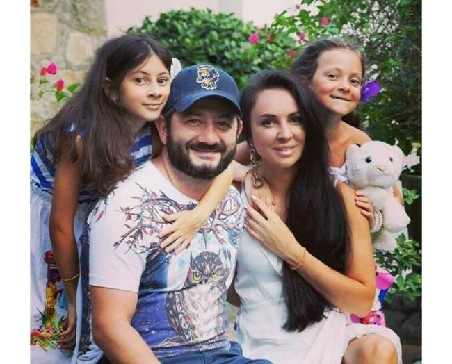Новая избранница Михаила Галустяна подарит ему сына, она опубликовала свои беременные фото