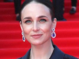 Анна Снаткина: “Я сохранила невинность до 30 лет и покинула отчий дом лишь после замужества”