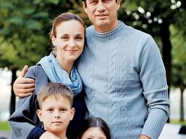Выбрал себе “серую мышку”. Вы видели жену Андрея Чернышова?