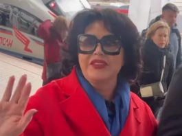 “Еле ногами шевелит, но метит на трон Примадонны”. Новые кадры 75-летней Бабкиной всколыхнули общественность