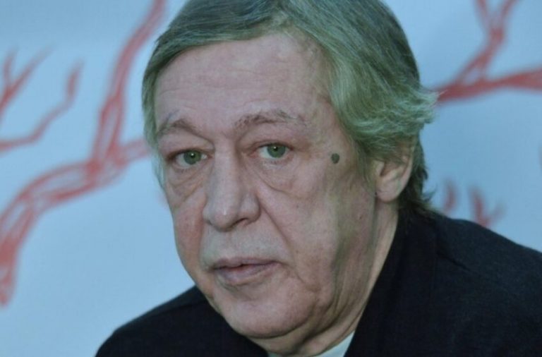 Даже не подозревала об измене: с кем Ефремов умудрился закрутить роман в колонии, имея жену дома