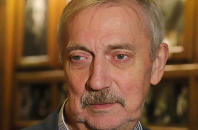 «Годы необратимо изменили его»: В этом пожилом седовласом старике не узнать первого красавца-актера СССР