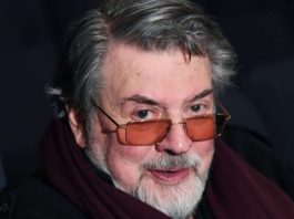 Семья Александра Ширвиндта почтила его память и показала вдову