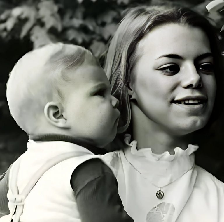 Поплавской было всего 17 лет, когда она забеременела от мужчины, с которым прожила вместе 25 лет