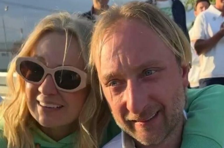 «У моего сына только одна родная мать — я»: Рудковскую раскритиковали за фото с сыном и пасынком