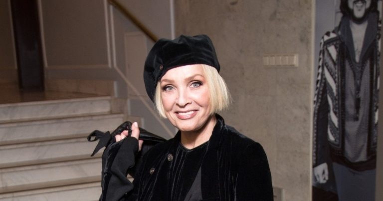 71-летняя Лайма Вайкуле шокировала поклонников дерзким образом — забудьте про «старушку»!
