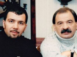 «Не могу поверить, что его больше нет, я убит горем»: Стоянов разрыдался на прощании с Олейниковым