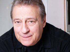 Верен ей 53 года. 78-летний Хазанов показал полностью седую жену