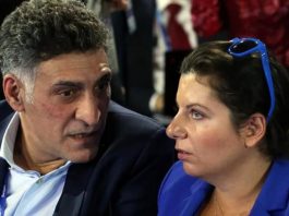 Поклонники Симонян подбадривают журналистку в комментариях