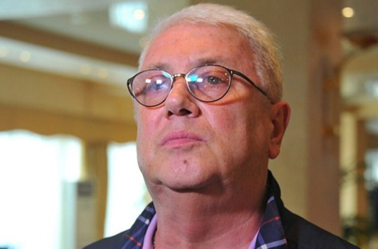 «Мама — королева»: Винокур увековечил мать в царственном образе
