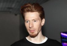 Бывшая жена Преснякова в чулках и кружевных мини- шортах ищет нового мужа