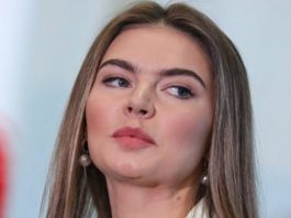 В Сети обсудили новые кадры 42-летней Кабаевой