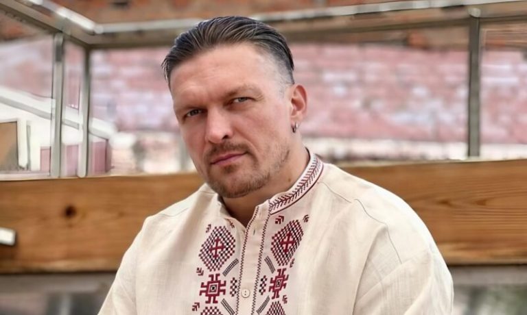 Верен одной женщине 15 лет и воспитывает 4 детей: как выглядит семья украинского спортсмена Александра Усика